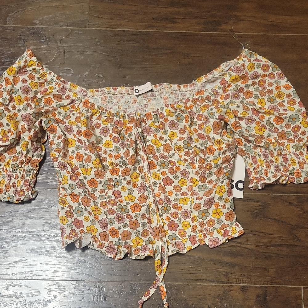 SO Floral Off-Shoulder Crop Top in Yellow, Orange & Pink